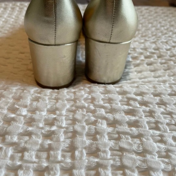 Marc Fisher Block heels 5.5M gold color NWT - Picture 5 of 5